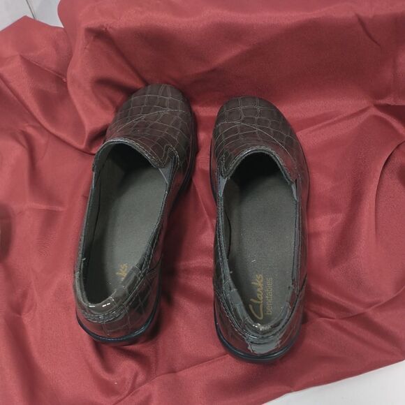 Clarks "Bendables" Croc Print Slip-on Loafer Women's Size 7.5 M, gray - Picture 6 of 8